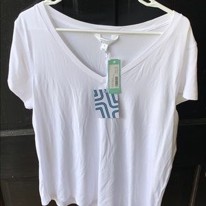 White tee with tags